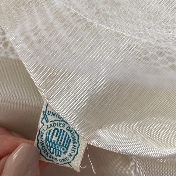 ๐Host Pick!๐ Vintage Lace Dress ๐ - Picture 6 of 8